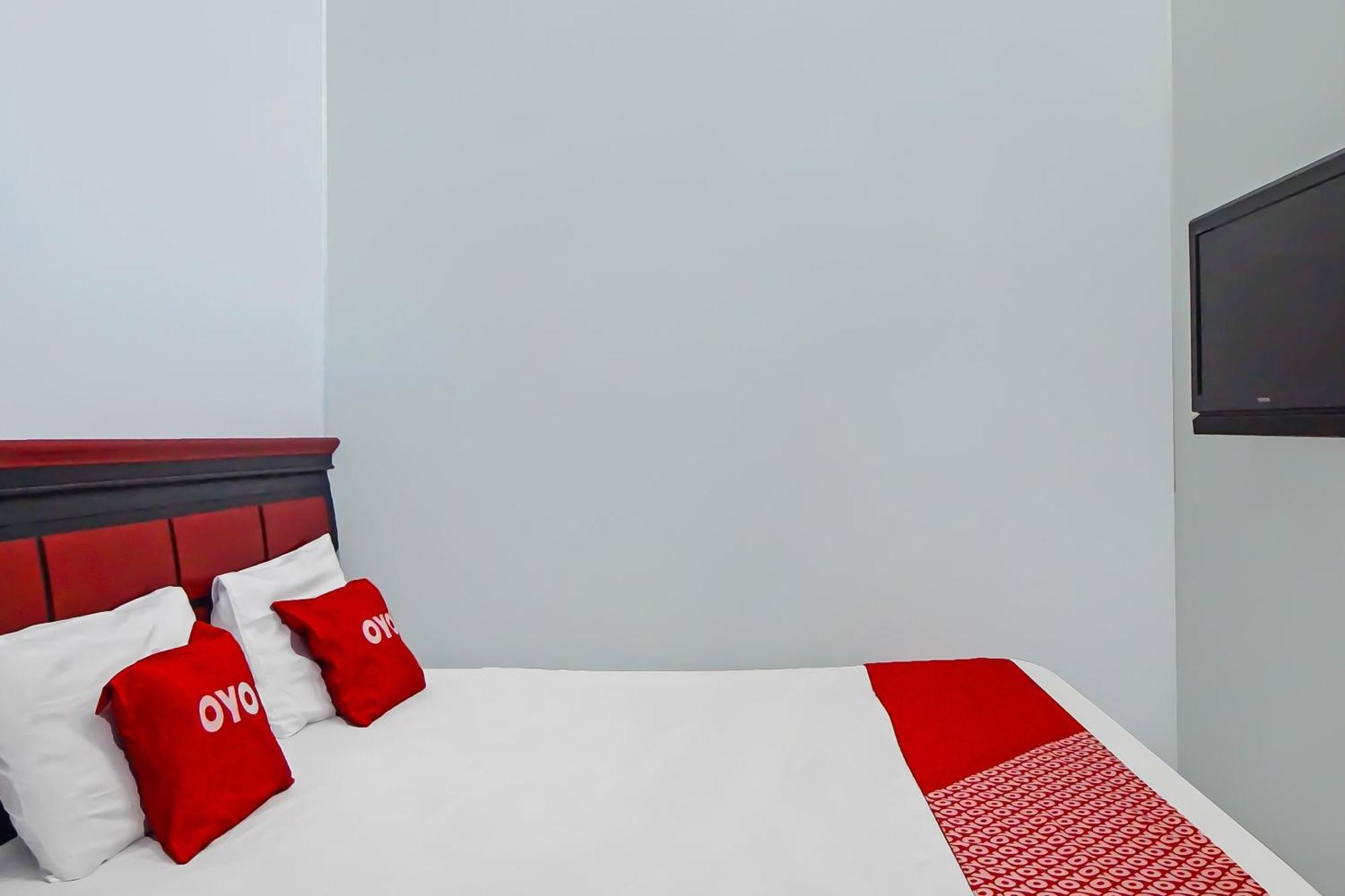 Oyo 92384 Homestay Vip Medan Kültér fotó